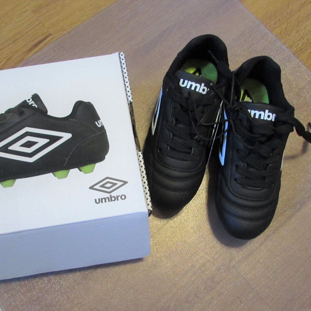 NIB  Boy's UMBRO Cleats Soccer Or Baseball Size 12